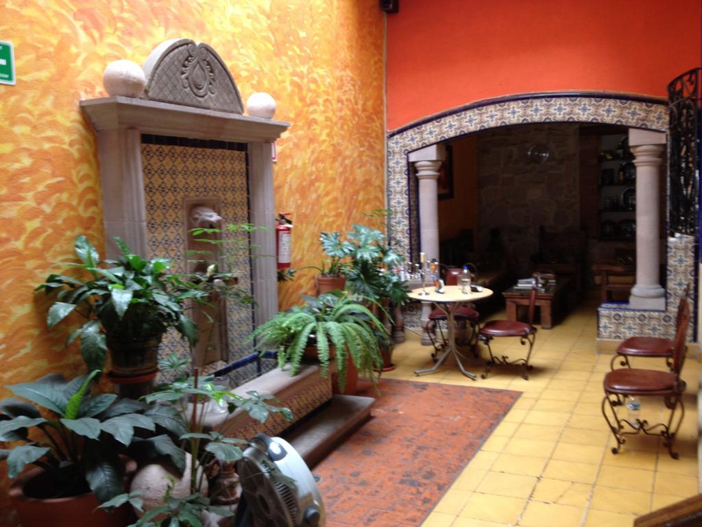 Hostal Casa Castillo Морелия Екстериор снимка