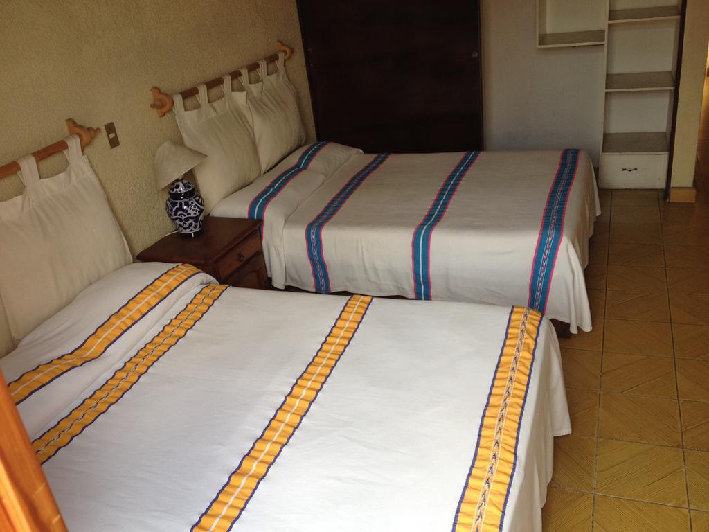 Hostal Casa Castillo Морелия Стая снимка
