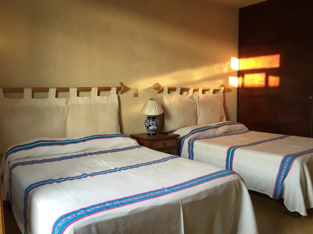 Hostal Casa Castillo Морелия Стая снимка