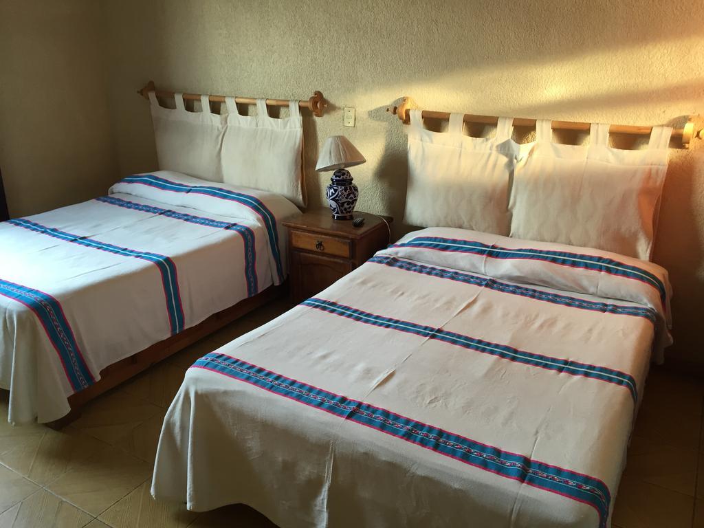 Hostal Casa Castillo Морелия Стая снимка