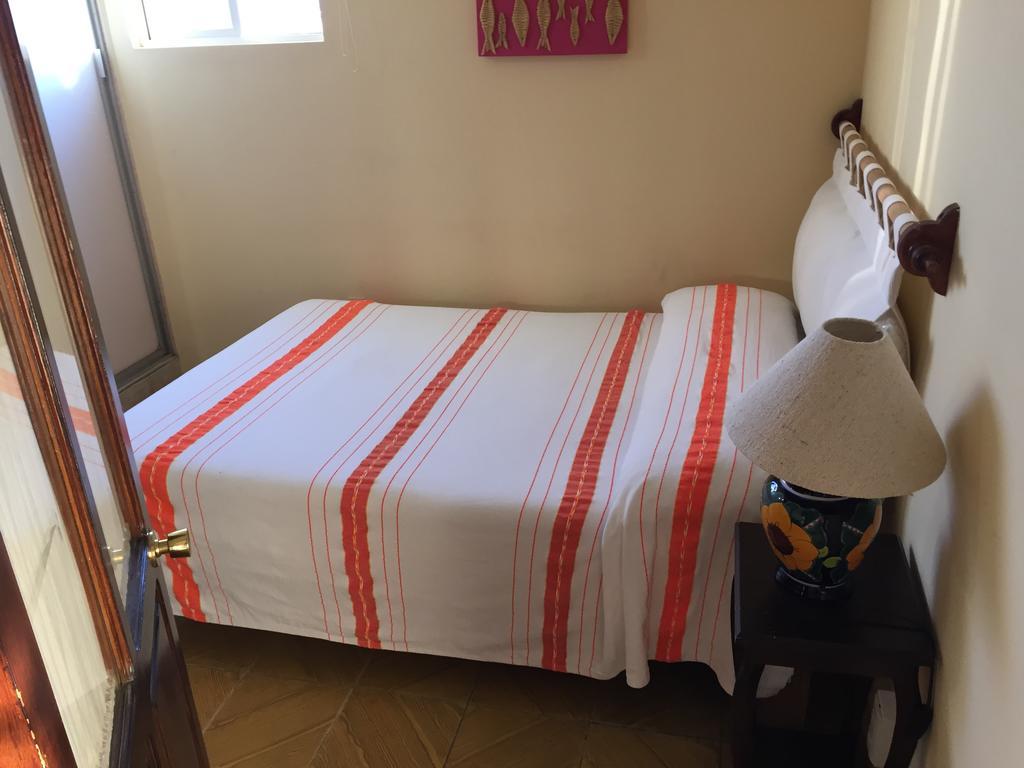 Hostal Casa Castillo Морелия Стая снимка