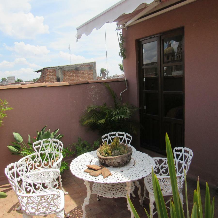 Hostal Casa Castillo Морелия Екстериор снимка
