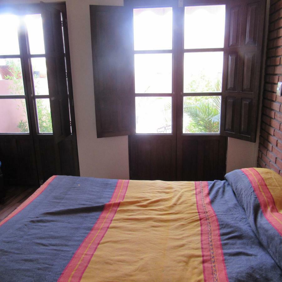 Hostal Casa Castillo Морелия Екстериор снимка