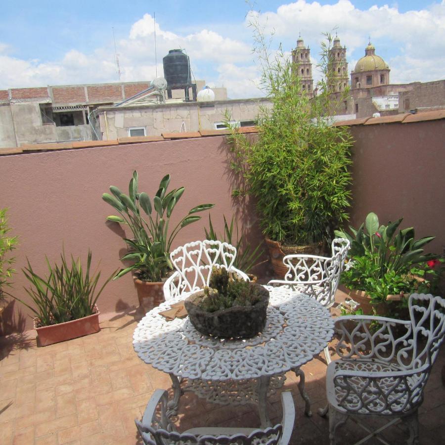 Hostal Casa Castillo Морелия Екстериор снимка